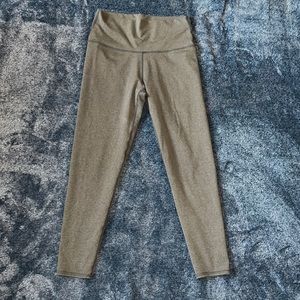 Aerie crop Chill Play Move leggings size M Gray